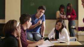 News How to Stand Out in a Large Lecture-Style Class for College Students