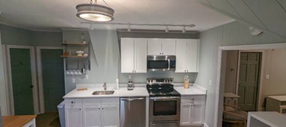 Rhode Island Housing 206 Bay View Unit 3B Shared Apt Fully Furnished for University of Rhode Island Students in Kingston, RI