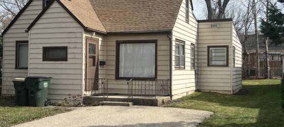 RFUMS Housing Cozy 2 bedroom, 1 bath for Rosalind Franklin University of Medicine and Science Students in North Chicago, IL