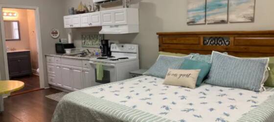 SCAD Housing Live Oak Suite - Furnished + Utilities for Savannah College of Art and Design Students in Savannah, GA