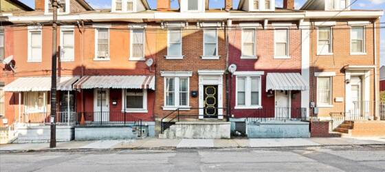 PITT Housing Historic Home with modern conveniences for Rent for University of Pittsburgh Students in Pittsburgh, PA