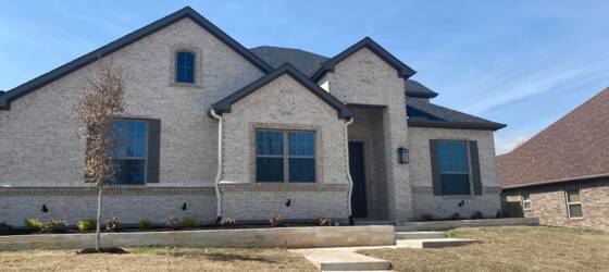Grayson County College Housing 4/3/2 Beautiful and Spacious Brand New Home in Quiet Sherman Neighborhood for Grayson County College Students in Denison, TX