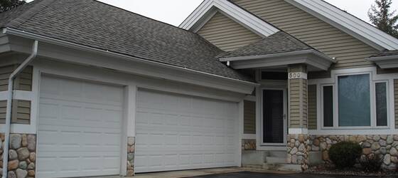 Carleton Housing 4BR/3BA Single Family Home! for Carleton College Students in Northfield, MN