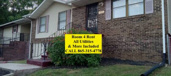 Maryville Housing ROOM 4 Rent Utilities Included Convenient Location for Maryville Students in Maryville, TN