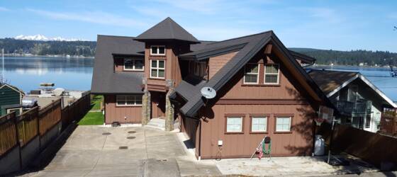 Pierce College (WA) Housing Hood Canal Waterfront Vacation Rental for Pierce College (WA) Students in Puyallup, WA