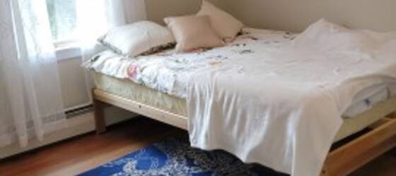 Connecticut Housing Furnished Room Available Close to Highways for Connecticut Students in , CT