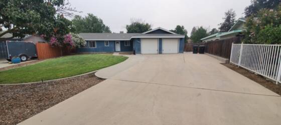 Porterville College  Housing 3 Bed 2.5 Bath house for rent for Porterville College  Students in Porterville, CA