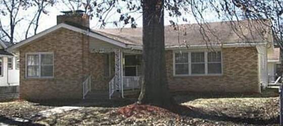 Baptist Bible College Housing 1185 S Kimbrough 3 bed 2 bath Near MSU and Phelps Grove Park for Baptist Bible College Students in Springfield, MO