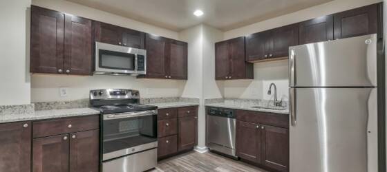 Johns Hopkins Housing 1 Bedroom with Hardwood Floors Available NOW! for Johns Hopkins University Students in Baltimore, MD