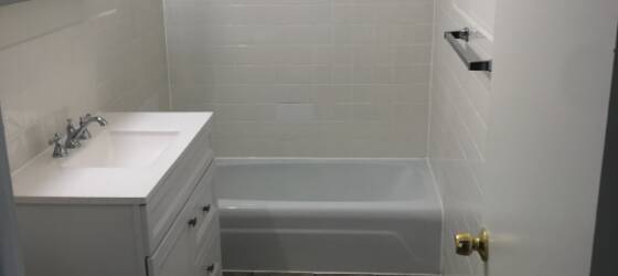 RFUMS Housing Waukegan large 1 Bedroom  *Special half off 1st month rent* for Rosalind Franklin University of Medicine and Science Students in North Chicago, IL