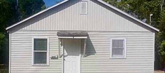 Louisiana State University- Eunice Housing Newly Updated 2 bed 1 bath Large Yard Quiet Area for Louisiana State University- Eunice Students in Eunice, LA