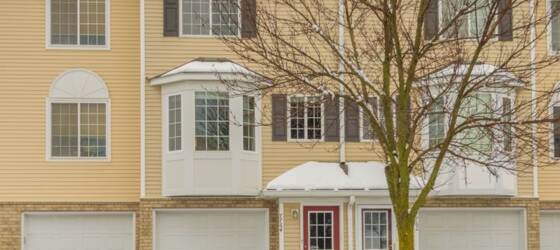 Crown Housing Rare chanhassen 2 bed townhouse for rent!!! for Crown College Students in Saint Bonifacius, MN