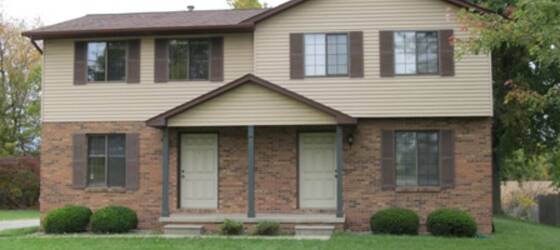 Baker College of Owosso Housing Town House 2 Bedroom, Durand Wooded Lot for Baker College of Owosso Students in Owosso, MI