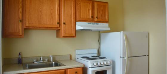 Hamilton Housing 1 Bed apartment in East Utica heat included for Hamilton College Students in Clinton, NY