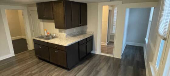 Northampton Housing Spacious 3 Bed, 1 Bath Unit in Holyoke - $1850/mo - Available 3/21/24 for Northampton Students in Northampton, MA