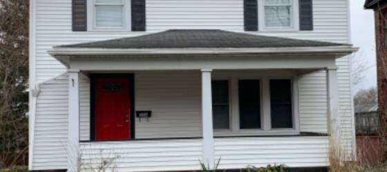 Youngstown State Housing 3 bed / 1 bath Niles, OH for Youngstown State University Students in Youngstown, OH