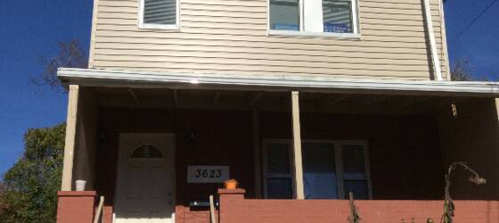 Point Park Housing 3 Bedroom Apartment near the Universities of Oakland for Point Park University Students in Pittsburgh, PA