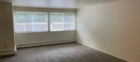 Akron Housing 2 Bedroom Apartments Available for University of Akron Students in Akron, OH