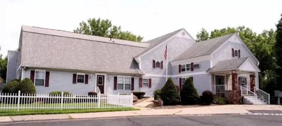 Hampshire Housing Cozy 1 Bedroom Apartment Available September 2024 for Hampshire College Students in Amherst, MA