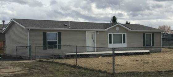 Health Works Institute Housing 3 bedroom 2 bath close to schools and parks for Health Works Institute Students in Bozeman, MT