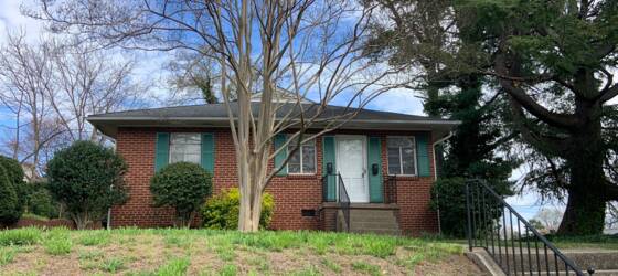 Guilford Housing Adorable 2 Bedroom Close to Downtown Greensboro for Guilford College Students in Greensboro, NC