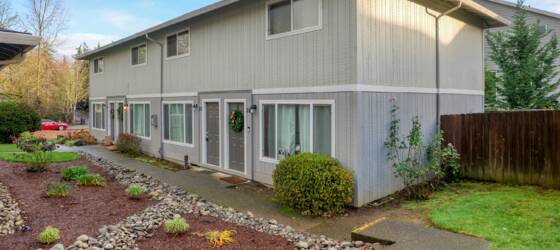 UP Housing CHARMING 2 Bedroom, 1 Bath Condo in Tigard! for University of Portland Students in Portland, OR