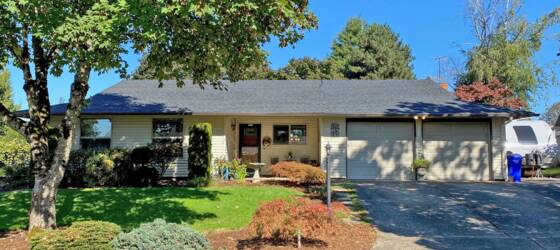 MHCC Housing Charming 3 BR, 2 BR Mt. Pleasant Home. for Mt. Hood Community College Students in Gresham, OR