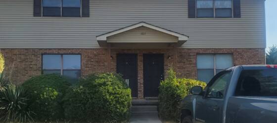 Maryville College Housing Newly Renovated 2 Bedroom 1.5 Bath Townhome for Maryville College Students in Maryville, TN