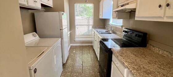 LSU Housing Must See 2 bedroom 2 bath Garden Home 1979 Brightside View Drive Near LSU Available NOW! for LSU Students in Baton Rouge, LA