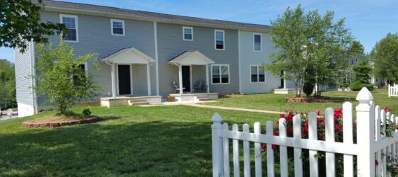 USI Housing 6884 Lexington for University of Southern Indiana Students in Evansville, IN