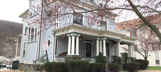 Allegheny Housing 673rent.com. Historical 3BR Downtown Franklin for Allegheny College Students in Meadville, PA