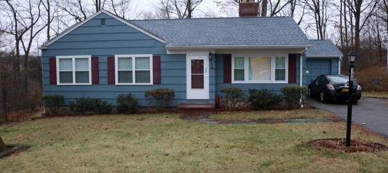 West Haven Housing 4 Bedroom House Located Near QU | Available July 1, 2024 for West Haven Students in West Haven, CT